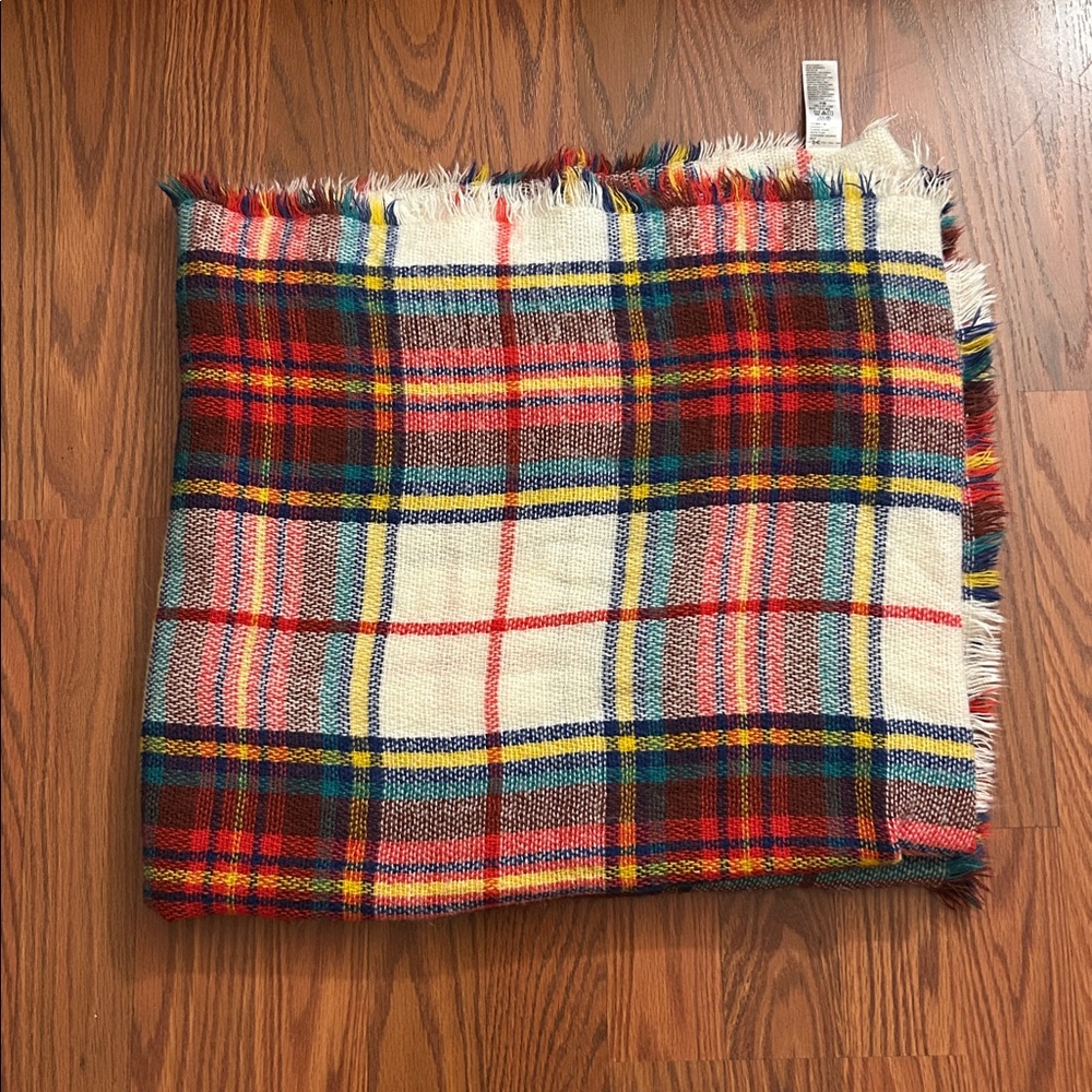 Old Navy Plaid Scarf - Picture 2 of 6